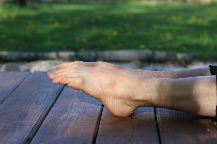 4 Exercises to Strengthen Your Feet (And Ankles)
