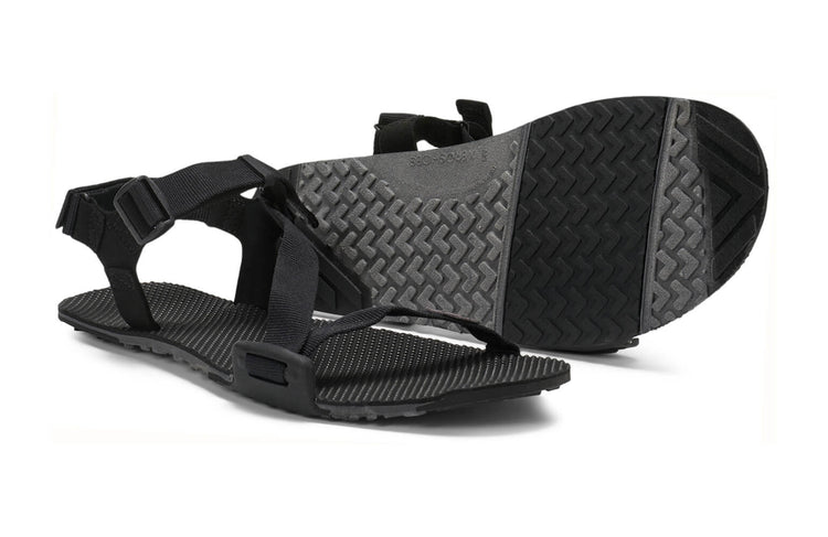 NTM-CBBK_Naboso-Trail_Coal-Black-Black_Pair2_2138_WEB