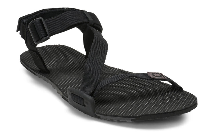 NTM-CBBK_Naboso-Trail_Coal-Black-Black_AngleR_1041_WEB_fcee0c31-ca71-4bd1-9e74-f1aed56a2bff