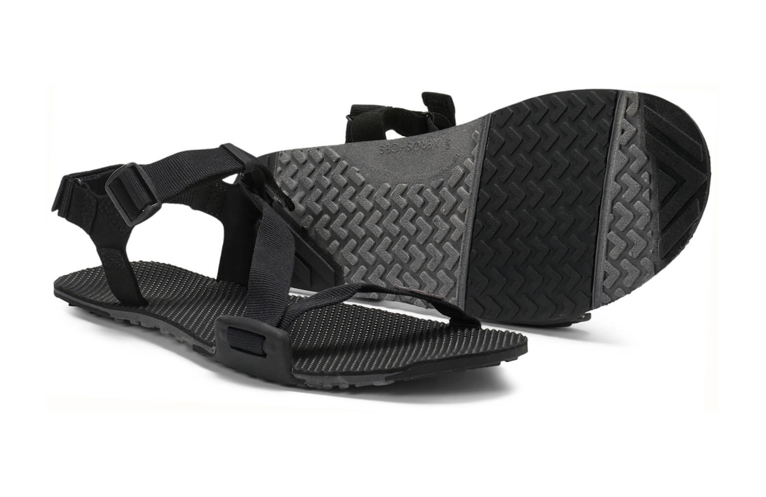 NTM-CBBK_Naboso-Trail_Coal-Black-Black_Pair2_2138_WEB